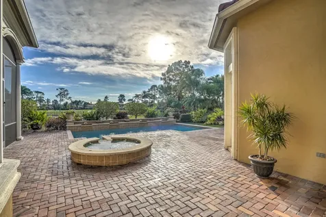 231 Se Bella Strano Port Saint Lucie FL 34984