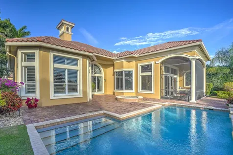 231 Se Bella Strano Port Saint Lucie FL 34984