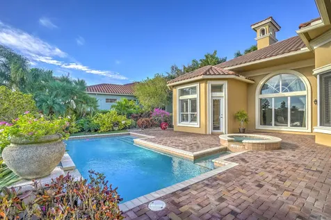 231 Se Bella Strano Port Saint Lucie FL 34984