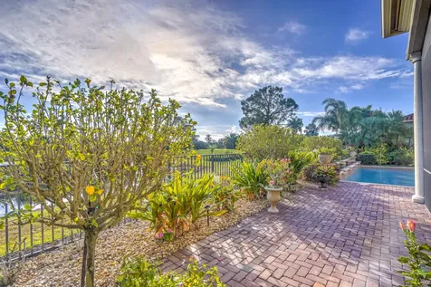 231 Se Bella Strano Port Saint Lucie FL 34984
