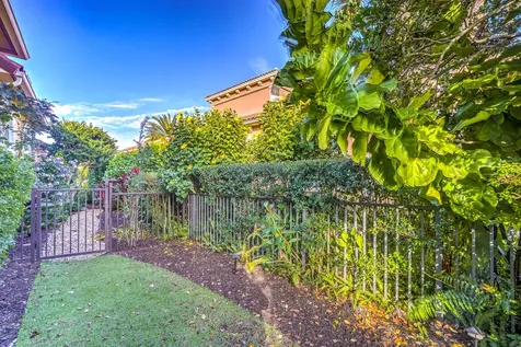 231 Se Bella Strano Port Saint Lucie FL 34984