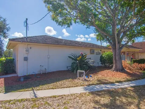 1458 N Lawnwood Circle Fort Pierce FL 34950