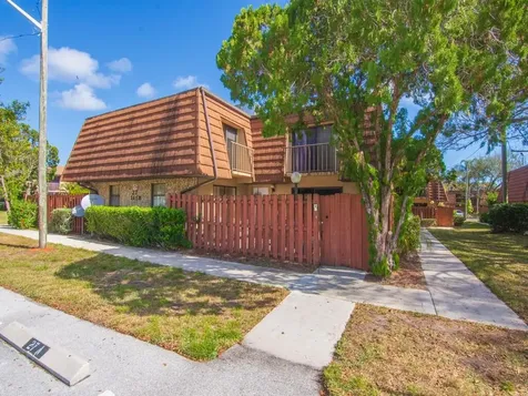 1458 N Lawnwood Circle Fort Pierce FL 34950
