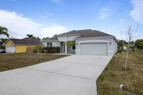 5681 Nw Croton Avenue Port Saint Lucie FL 34986
