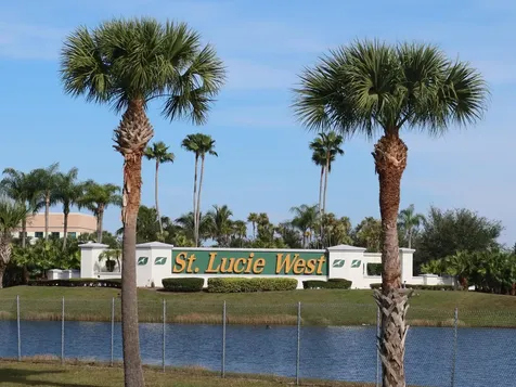5681 Nw Croton Avenue Port Saint Lucie FL 34986