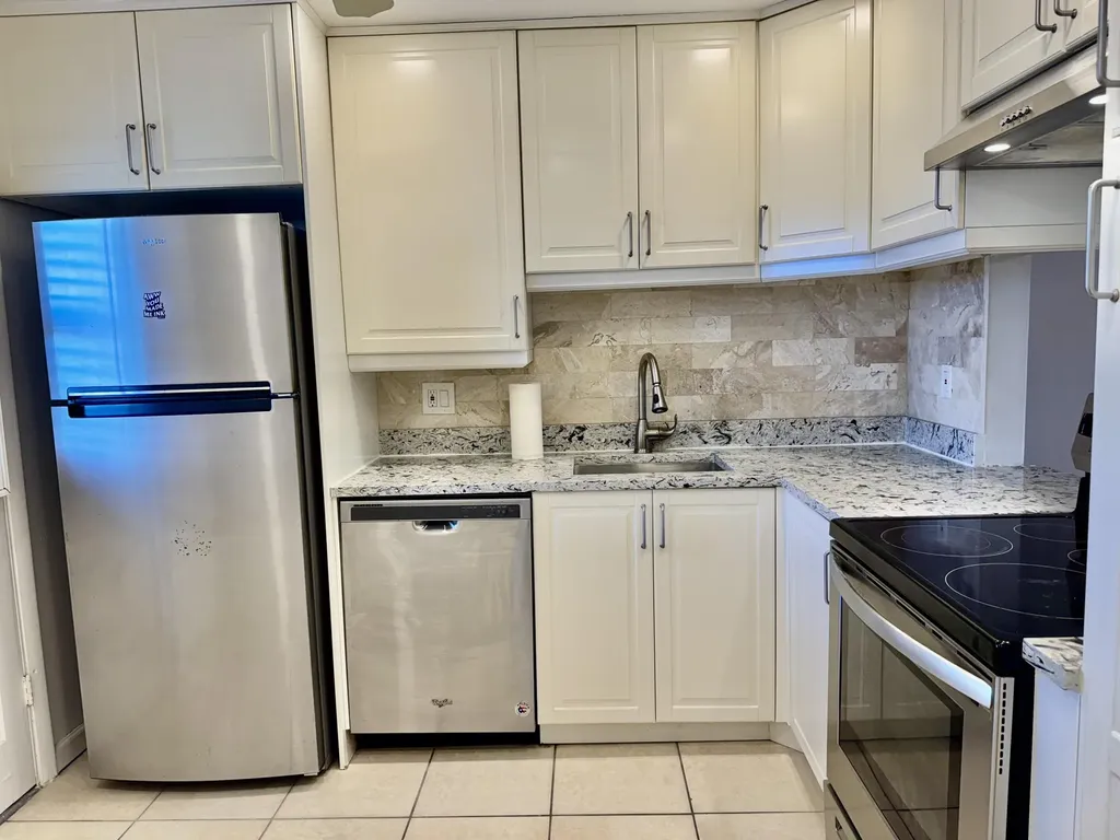 6161 NW 2nd Avenue Boca Raton FL 33487