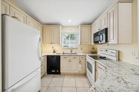 9238 Vineland Court Boca Raton FL 33496