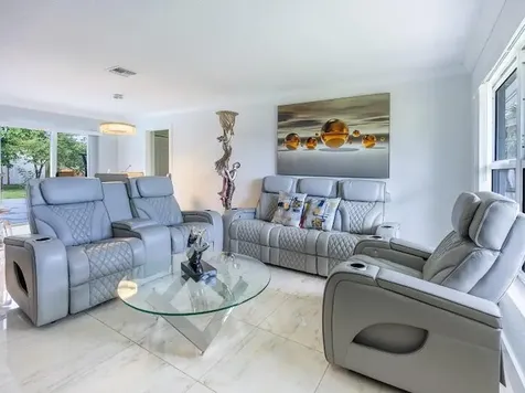 253 Davis Road Palm Springs FL 33461