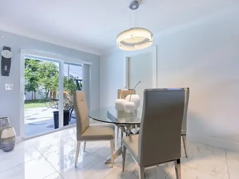 253 Davis Road Palm Springs FL 33461