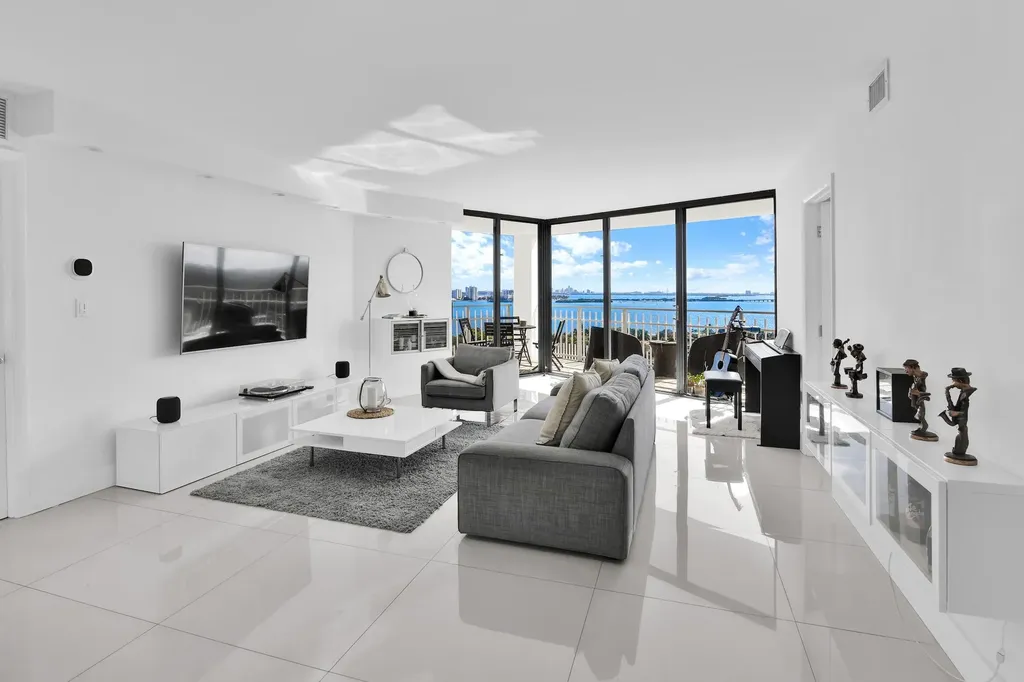 1000 NE Quayside Terrace Miami FL 33138