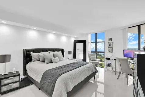 1000 NE Quayside Terrace Miami FL 33138