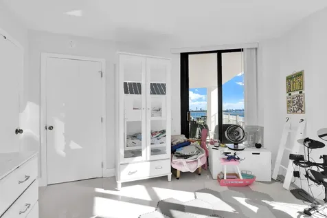 1000 NE Quayside Terrace Miami FL 33138