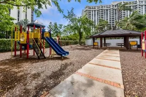 1000 NE Quayside Terrace Miami FL 33138
