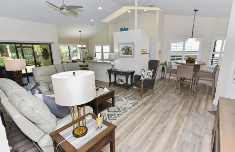 438 Sw Jefferson Circle Port Saint Lucie FL 34986