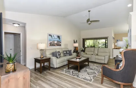 438 Sw Jefferson Circle Port Saint Lucie FL 34986