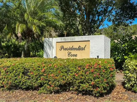 438 Sw Jefferson Circle Port Saint Lucie FL 34986