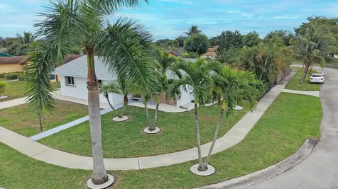6524 Sleepy Willow Way Delray Beach FL 33484