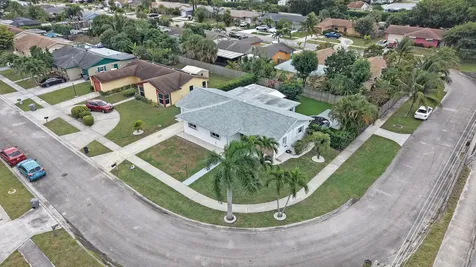 6524 Sleepy Willow Way Delray Beach FL 33484
