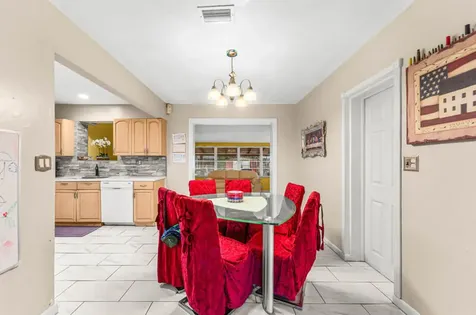 305 Henthorne Drive Palm Springs FL 33461