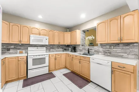 305 Henthorne Drive Palm Springs FL 33461