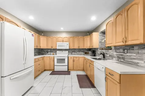 305 Henthorne Drive Palm Springs FL 33461