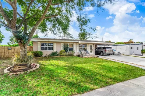 305 Henthorne Drive Palm Springs FL 33461