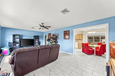 305 Henthorne Drive Palm Springs FL 33461