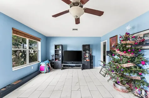 305 Henthorne Drive Palm Springs FL 33461