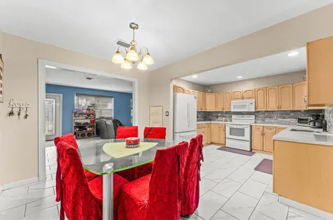 305 Henthorne Drive Palm Springs FL 33461