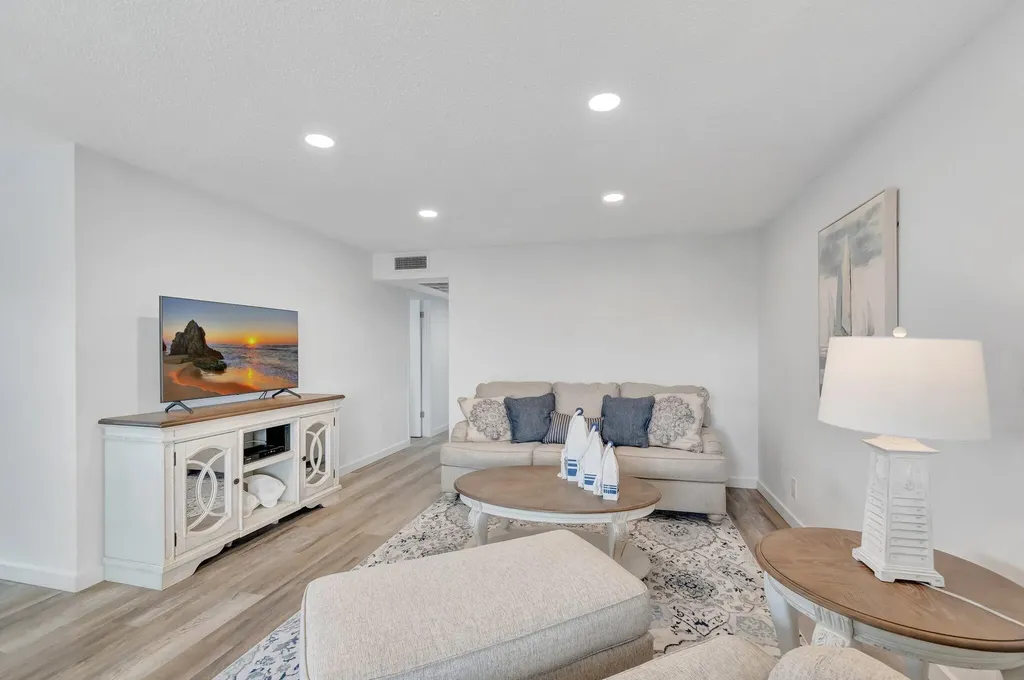 229 Chatham K West Palm Beach FL 33417
