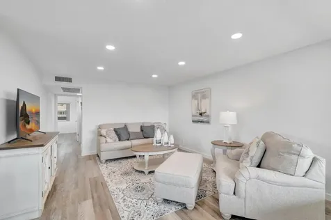 229 Chatham K West Palm Beach FL 33417