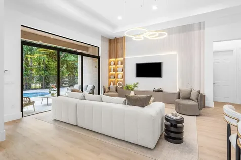 8749 Lewis River Road Delray Beach FL 33446