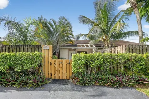 1032 E Lakes Drive Deerfield Beach FL 33064