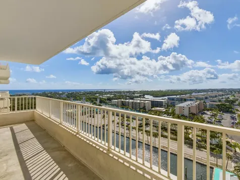 625 Casa Loma Boulevard Boynton Beach FL 33435
