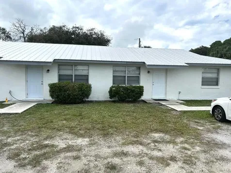 2727 Cherokee Avenue Fort Pierce FL 34946