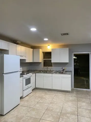 2727 Cherokee Avenue Fort Pierce FL 34946