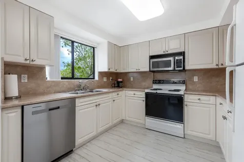 7230 Clunie Place Delray Beach FL 33446