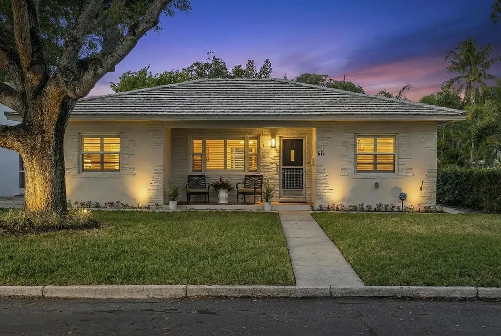 611 N Palmway Lake Worth Beach FL 33460