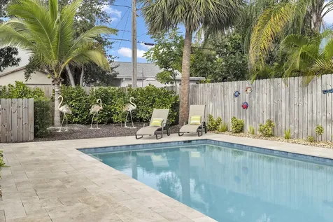 611 N Palmway Lake Worth Beach FL 33460