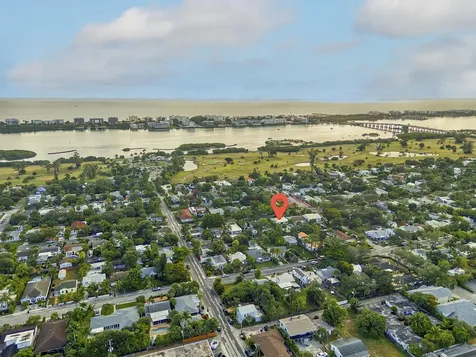 611 N Palmway Lake Worth Beach FL 33460