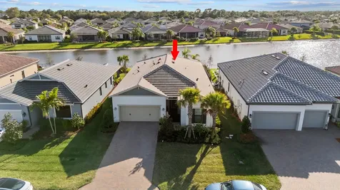 786 Se Courances Drive Port Saint Lucie FL 34984