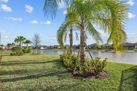 786 Se Courances Drive Port Saint Lucie FL 34984