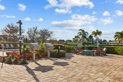 786 Se Courances Drive Port Saint Lucie FL 34984