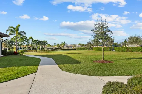 786 Se Courances Drive Port Saint Lucie FL 34984