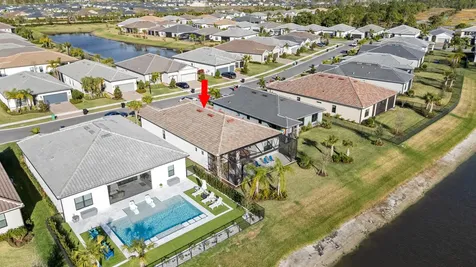 786 Se Courances Drive Port Saint Lucie FL 34984