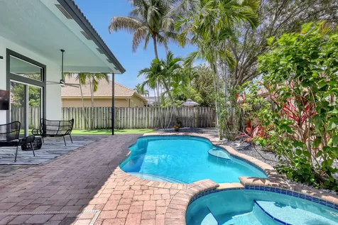 2150 Nw 125th Terrace Pembroke Pines FL 33028