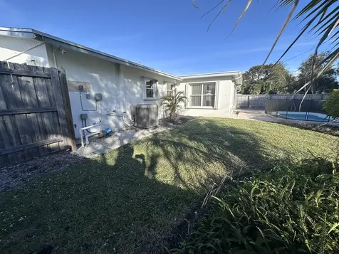 14 Ridgewood Circle Tequesta FL 33469