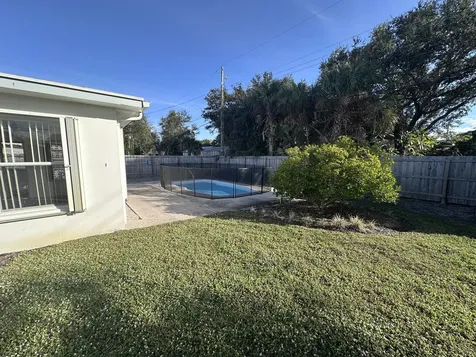 14 Ridgewood Circle Tequesta FL 33469