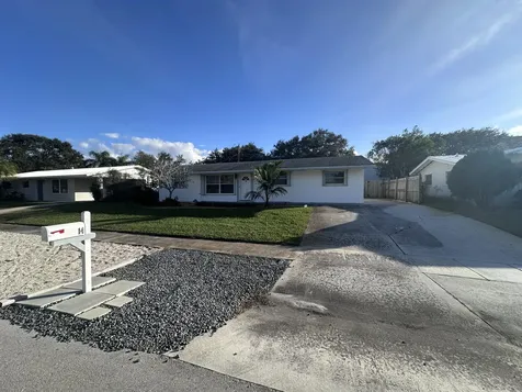 14 Ridgewood Circle Tequesta FL 33469