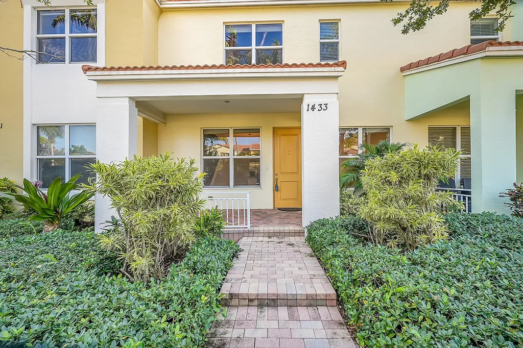 1433 NW 48th Drive Boca Raton FL 33431